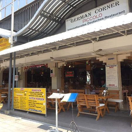 Piccolo Restaurant And Guest House Pattaya Exteriör bild