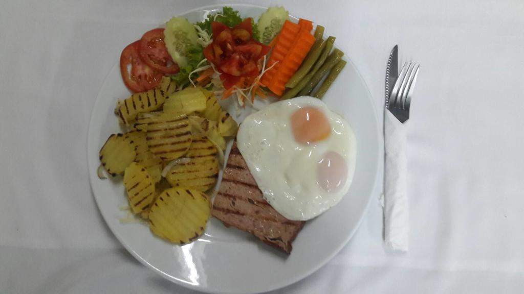 Piccolo Restaurant And Guest House Pattaya Exteriör bild