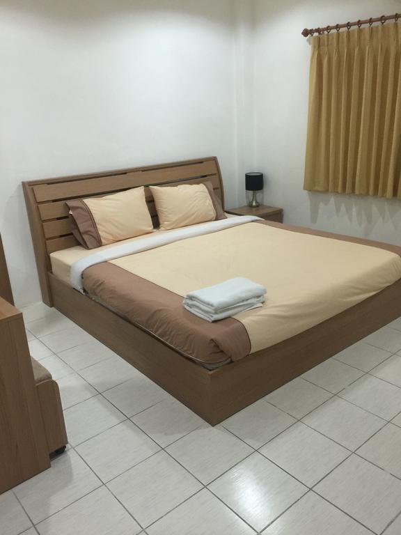 Piccolo Restaurant And Guest House Pattaya Exteriör bild